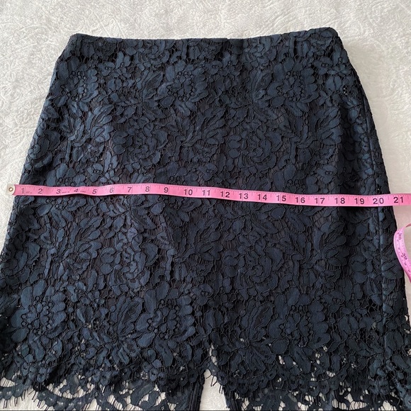Banana Republic Blue Black Lace Skirt - Picture 4 of 9